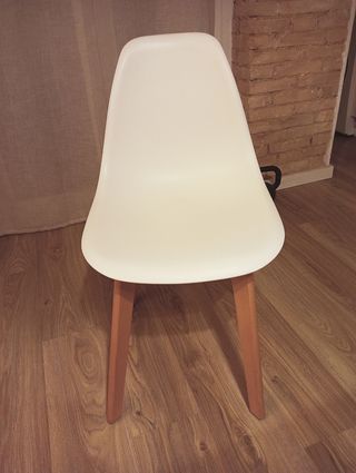 Mesa y 4 Sillas Comedor