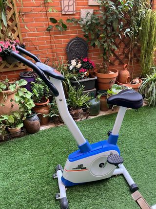 Bicicleta Estática Azul y Blanca
Runfit Fitness