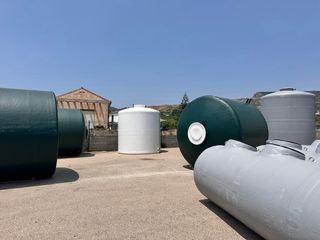 Fabricantes de depósitos y fosas de poliéster