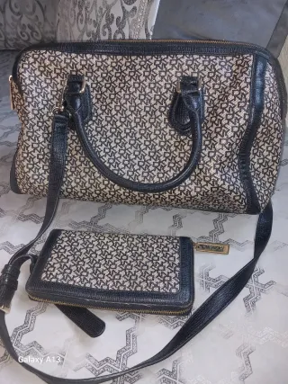 Bolso DKNY con monedero a juego