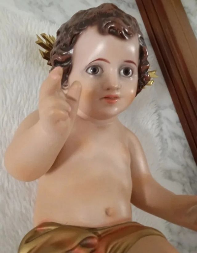 FIGURA RELIGIOSA NIÑO JESÚS GRANDE CORONA Y MANTO