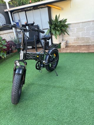 Bicicleta Eléctrica Plegable Negra