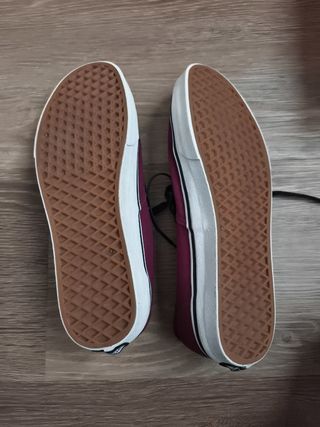 Zapatillas Vans Rojas y Negras