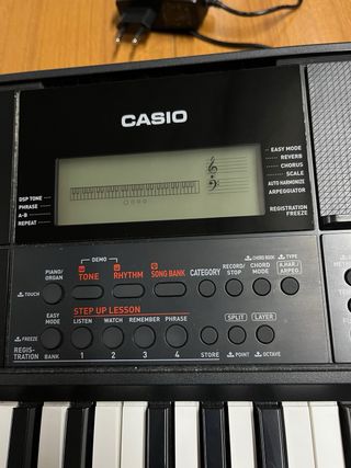 Casio CT-X700 tastiera + supporti + scatola