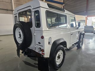 Land Rover Defender 2014
