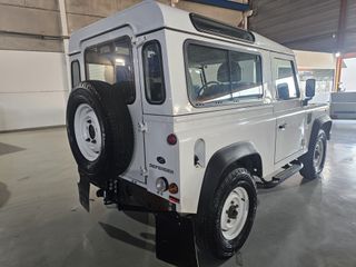 Land Rover Defender 2014