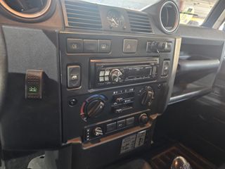 Land Rover Defender 2014