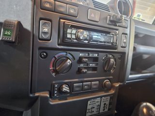 Land Rover Defender 2014