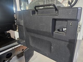 Land Rover Defender 2014