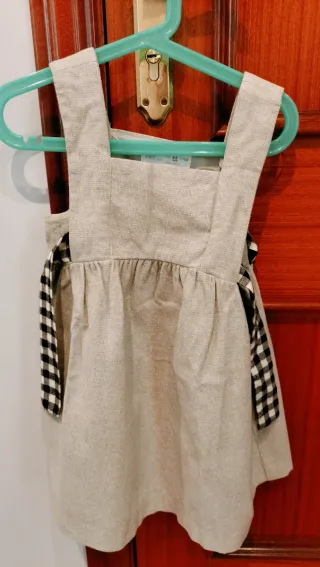 Vestido Zara Beige y Negro 4-5 años 110cm
