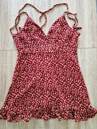 Vestido floral rojo y blanco