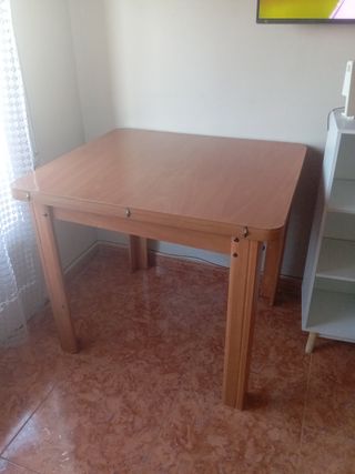 Mesa de comedor plegable de madera