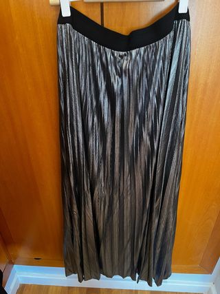 Falda Massimo Dutti gris brillante plisada