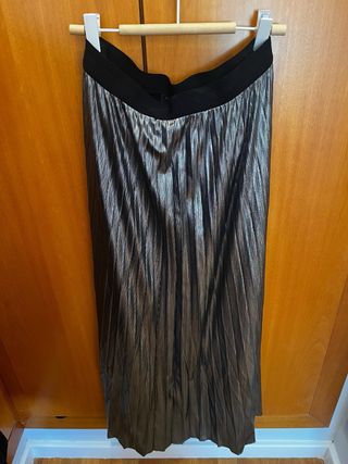 Falda Massimo Dutti gris brillante plisada