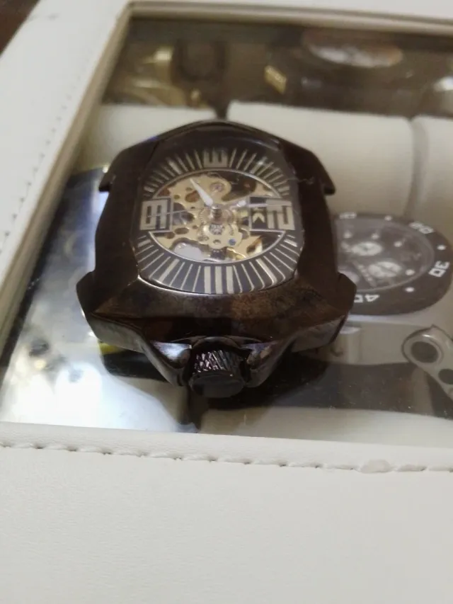 Reloj Mecánico Esqueleto Negro falta la correa