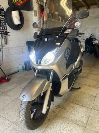 Yamaha Xmax 250