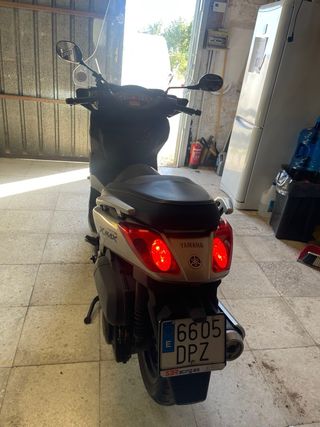 Yamaha Xmax 250