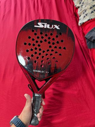 Pala Padel Siux Diablo GO 4 Roja 2025 + gorra siux