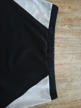 Minigonna nera e bianca