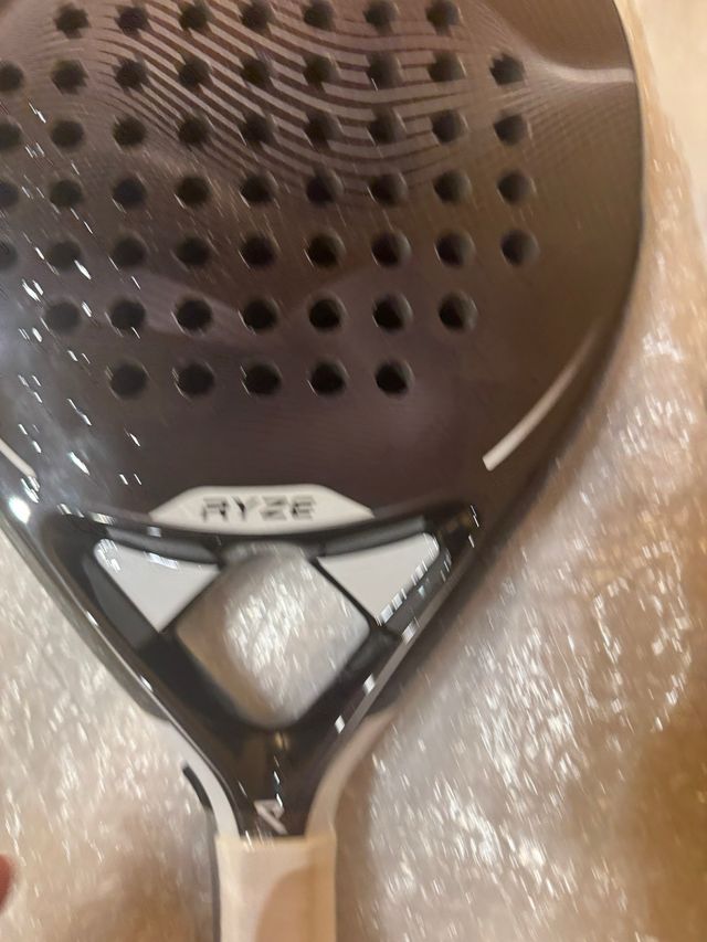 Pala de Pádel Ryze Pegasus Negra