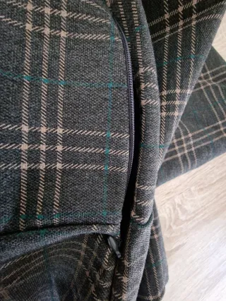 Vestido invernal corto de cuadros gris