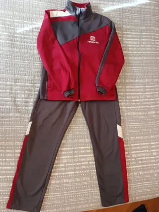 Chándal Loyola Gris y Rojo