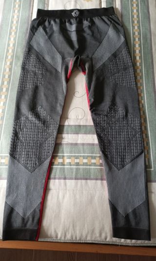 Pantalón interior térmico gris y rojo