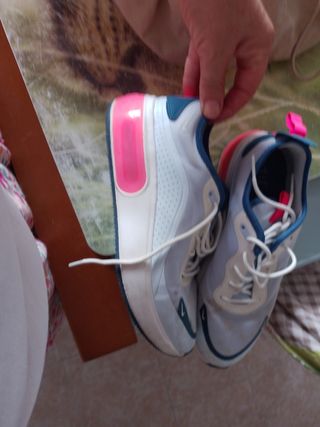 Deportivas Nike Blancas y Azules