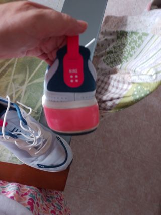 Deportivas Nike Blancas y Azules