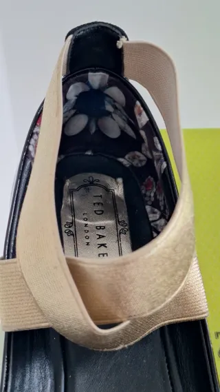 Zapatos Ted Baker Cencae Negro/Dorado Talla 41