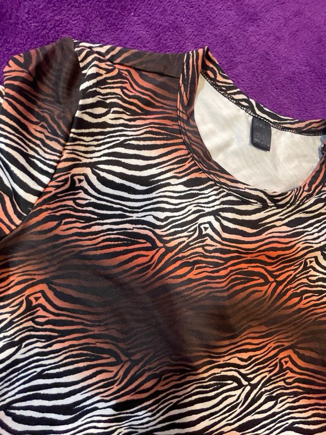 Crop top estampado tigre manga larga