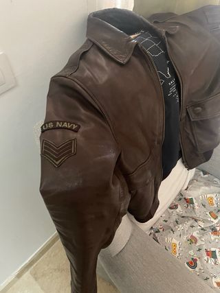 Chaqueta de cuero marrón