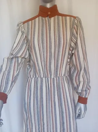 Vestido rayas beige multicolor.