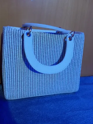 Bolso beige y azul