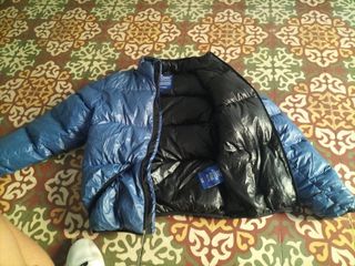 Chaqueta de plumas azul