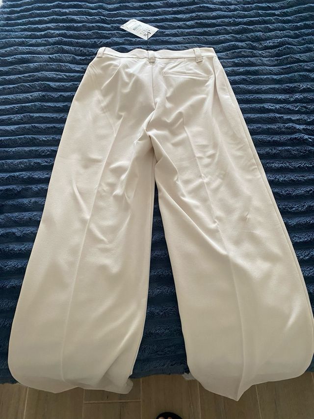 Pantalones rectos beige