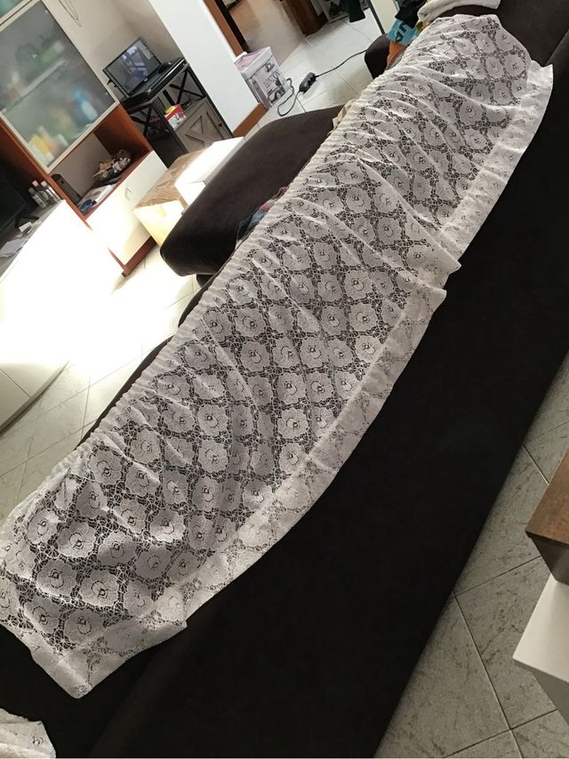 Tende bianche in pizzo