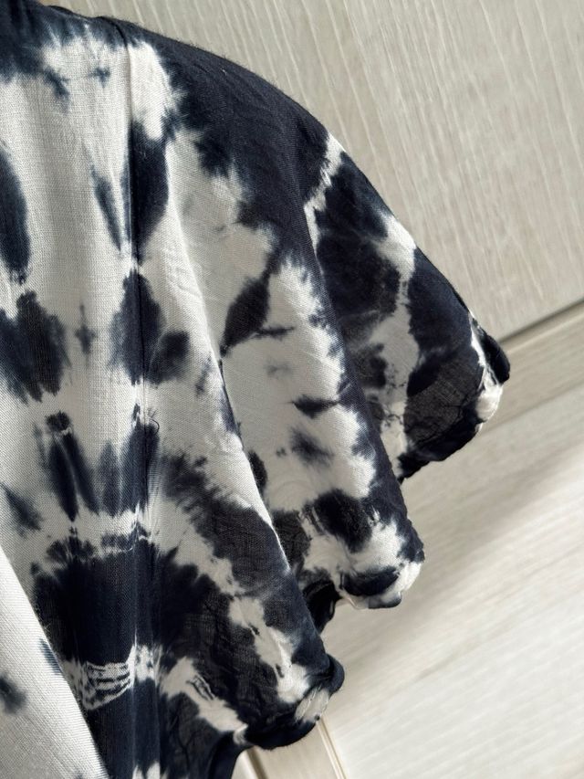 Vestido largo cruzado tie-dye.
Talla S/M