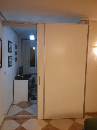 Puertas correderas de madera habitación 