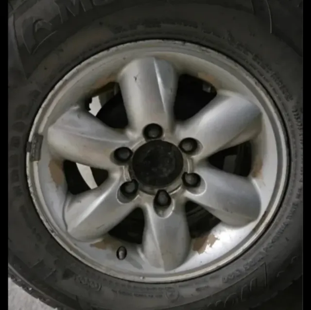 Tapacubos Nissan Terrano II