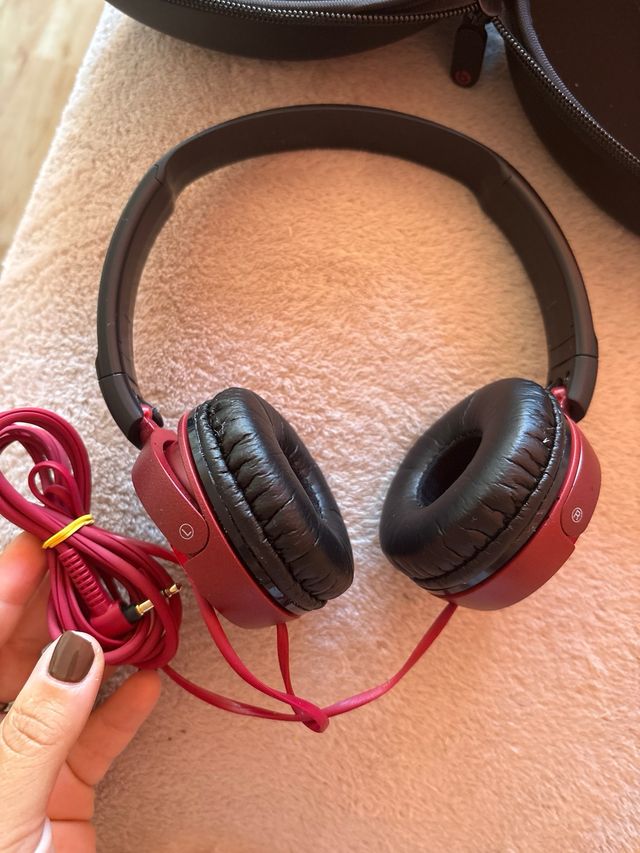 Auriculares Sony Rojos con Cable