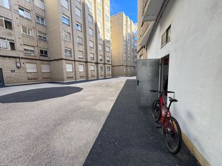 SE ALQUILA TRASTERO DETRÁS DEL MUSAC.