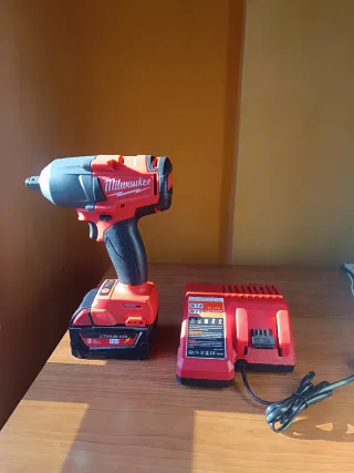 Llave de Impacto Milwaukee 18V