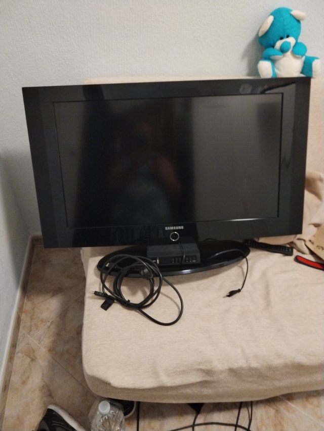 Televisor Samsung 32 Negro se incluye aparato TDT
