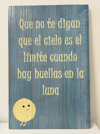 Cuadro decorativo de madera, con frase.