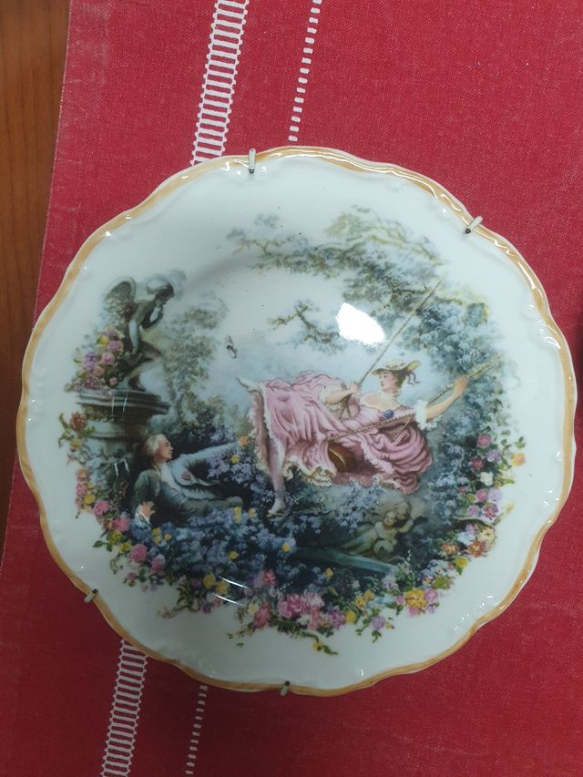 2 Platos Vintage Porcelana Decorados 20cm.
