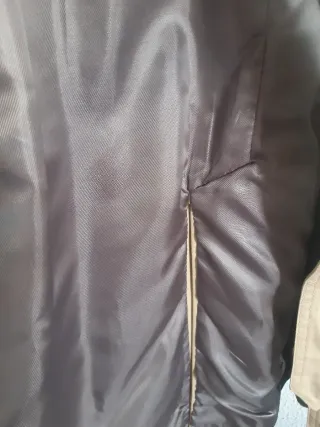 Precio original 69€.Trench clásico con cinturón.