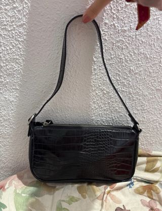Bolso negro efecto piel