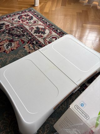 Nintendo Wii Fit Balance Board + 2 Juegos