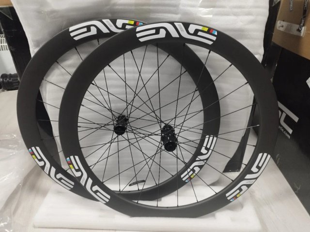Ruedas carbono 45mm Tubeless